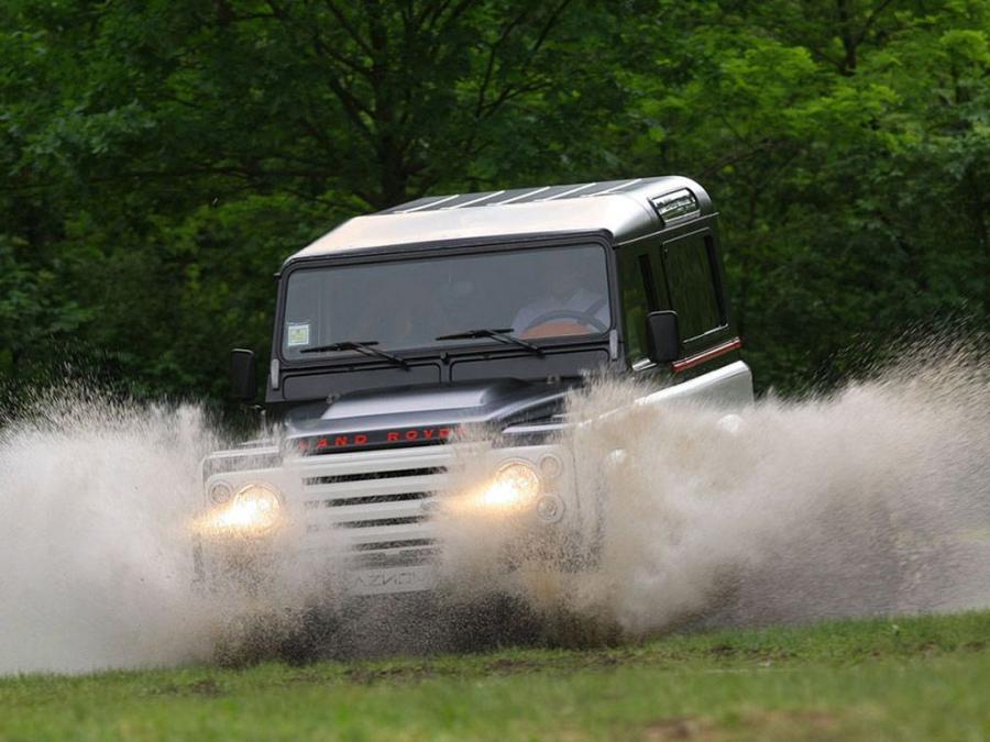  Land Rover Defender 90 by Aznom 2010 года  (фото 16 из 43)
